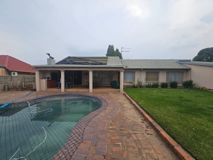 4 Bedroom Property for Sale in Atlasville Gauteng