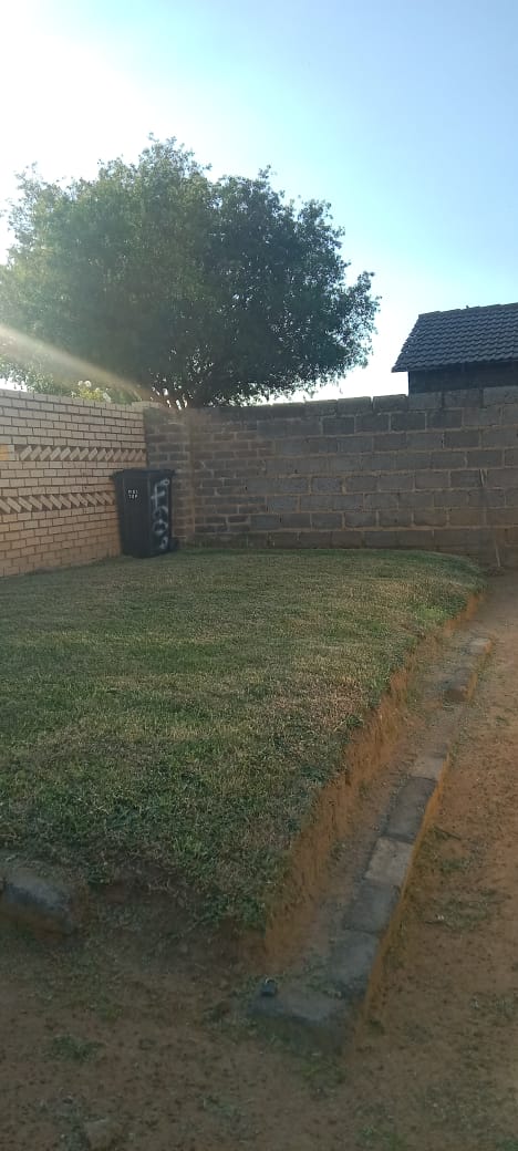 2 Bedroom Property for Sale in Kaalfontein Gauteng