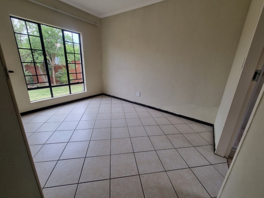 4 Bedroom Property for Sale in Mooikloof Ridge Gauteng