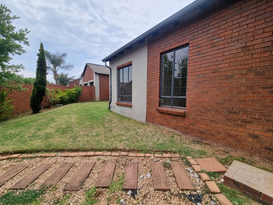 4 Bedroom Property for Sale in Mooikloof Ridge Gauteng