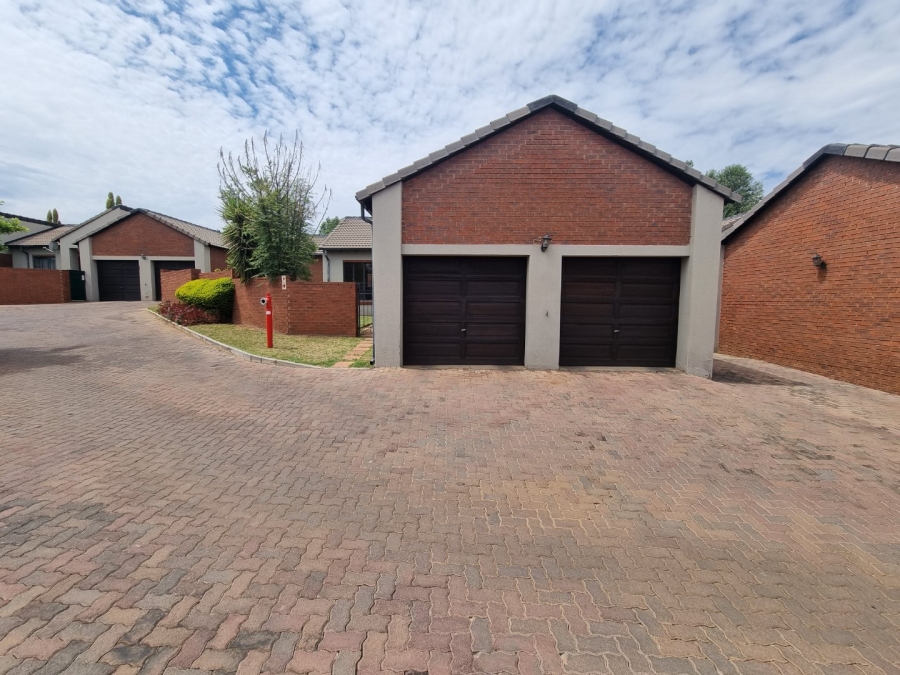 4 Bedroom Property for Sale in Mooikloof Ridge Gauteng