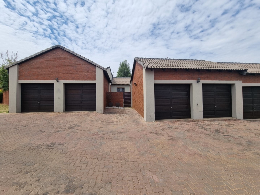 4 Bedroom Property for Sale in Mooikloof Ridge Gauteng