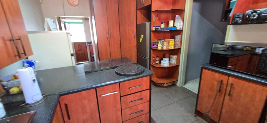3 Bedroom Property for Sale in Strubenvale Gauteng