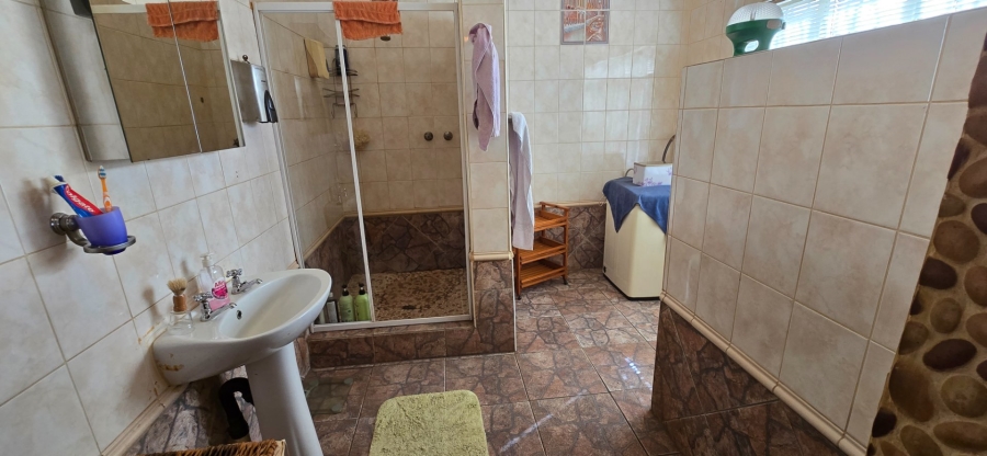 3 Bedroom Property for Sale in Strubenvale Gauteng