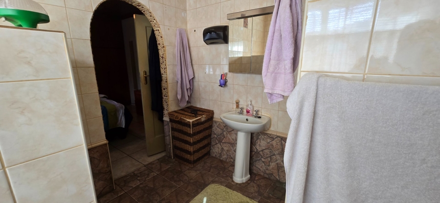 3 Bedroom Property for Sale in Strubenvale Gauteng