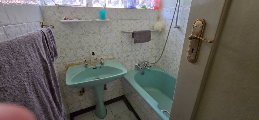 3 Bedroom Property for Sale in Strubenvale Gauteng