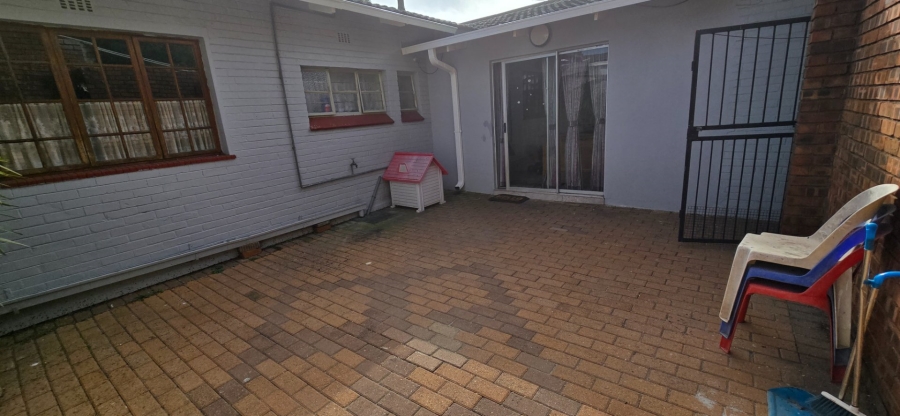 3 Bedroom Property for Sale in Strubenvale Gauteng