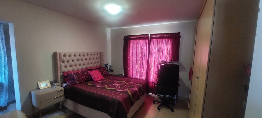 2 Bedroom Property for Sale in The Orchards Gauteng