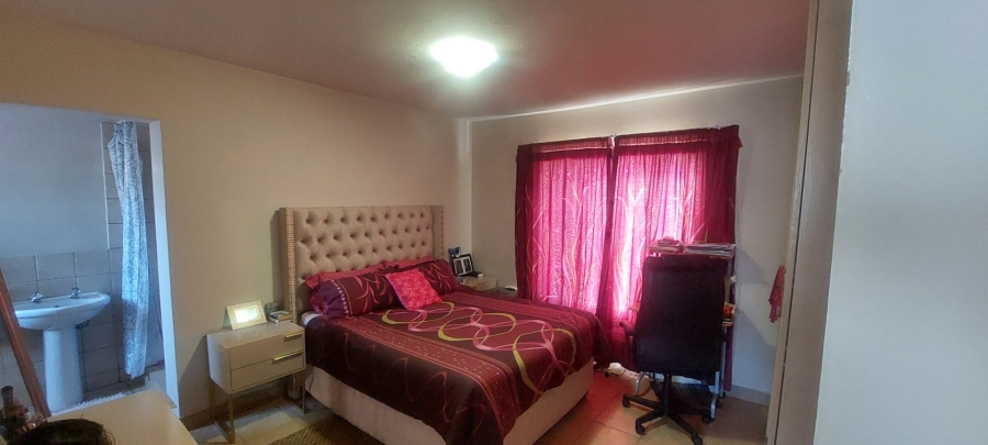 2 Bedroom Property for Sale in The Orchards Gauteng