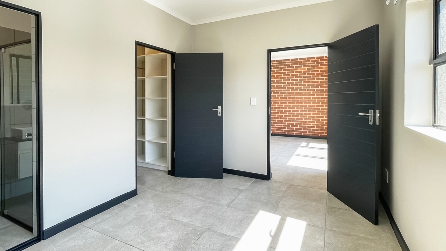 To Let 1 Bedroom Property for Rent in Fairland Gauteng