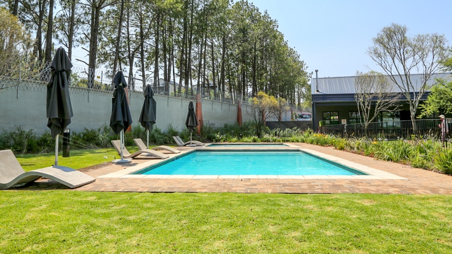 To Let 4 Bedroom Property for Rent in Crowthorne AH Gauteng