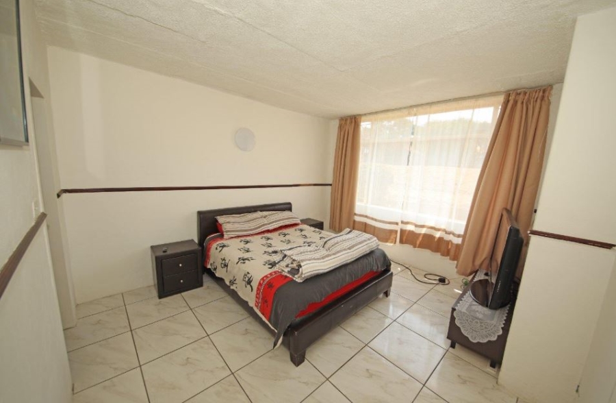 1 Bedroom Property for Sale in Symhurst Gauteng