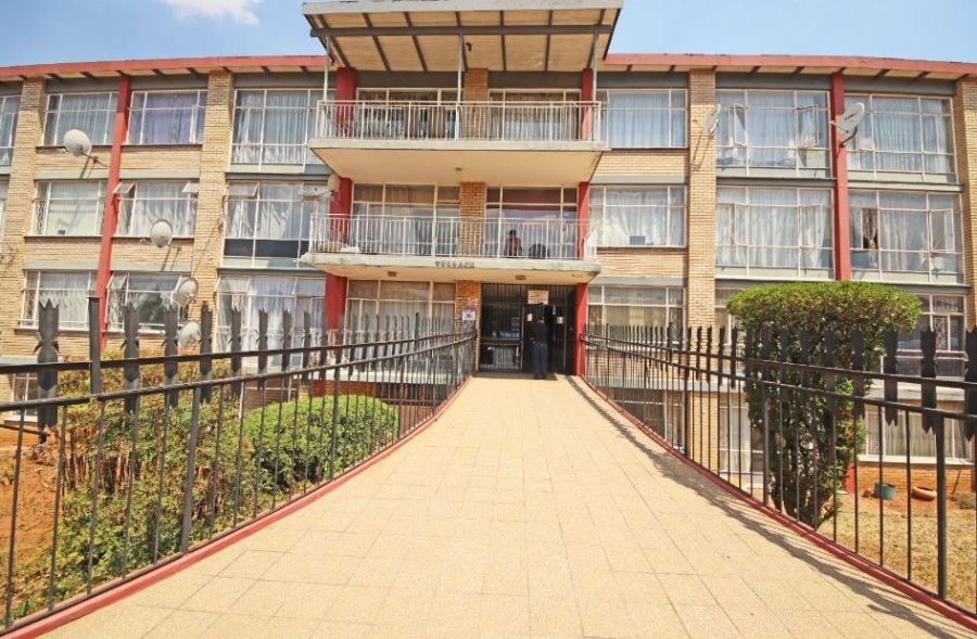 1 Bedroom Property for Sale in Symhurst Gauteng