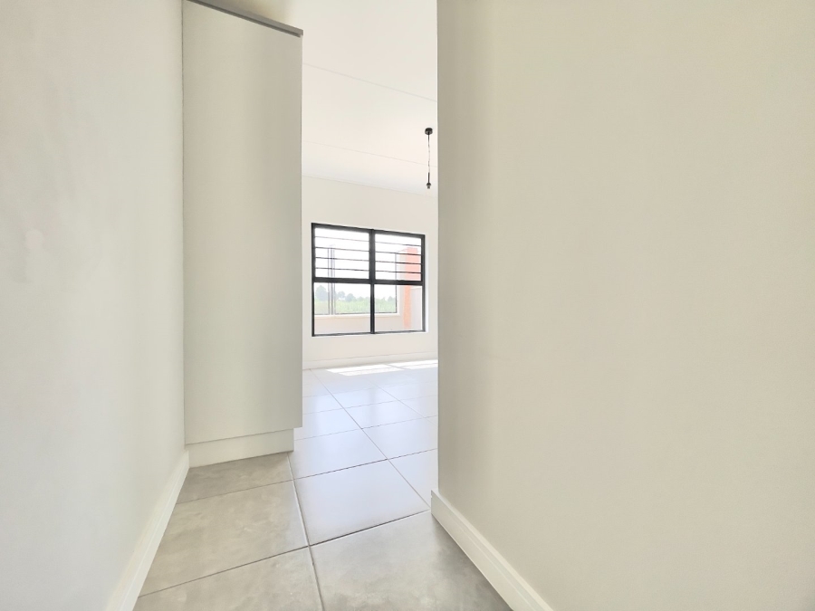 To Let  Bedroom Property for Rent in Waterfall Gauteng