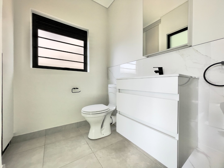 To Let  Bedroom Property for Rent in Waterfall Gauteng