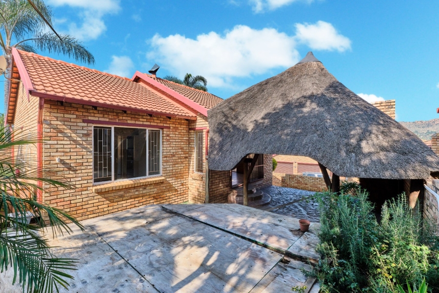2 Bedroom Property for Sale in Wilgeheuwel Gauteng