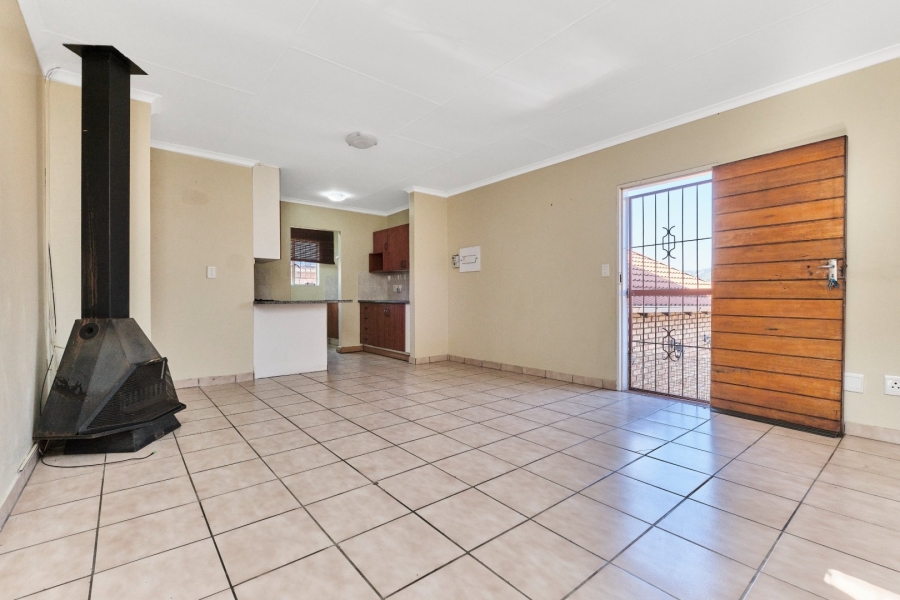 2 Bedroom Property for Sale in Wilgeheuwel Gauteng