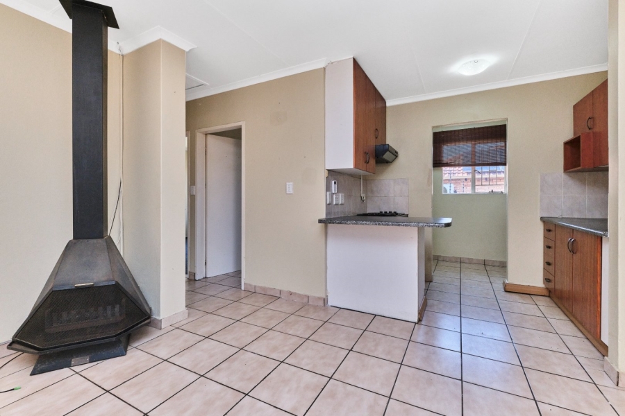 2 Bedroom Property for Sale in Wilgeheuwel Gauteng