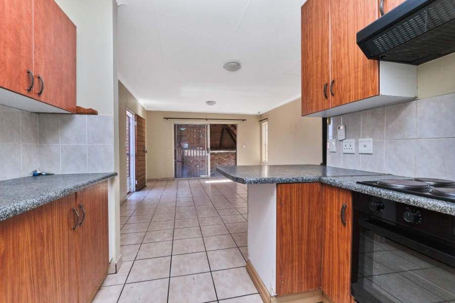 2 Bedroom Property for Sale in Wilgeheuwel Gauteng