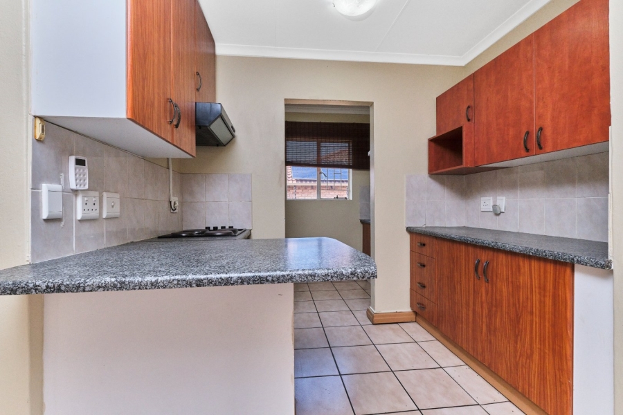 2 Bedroom Property for Sale in Wilgeheuwel Gauteng