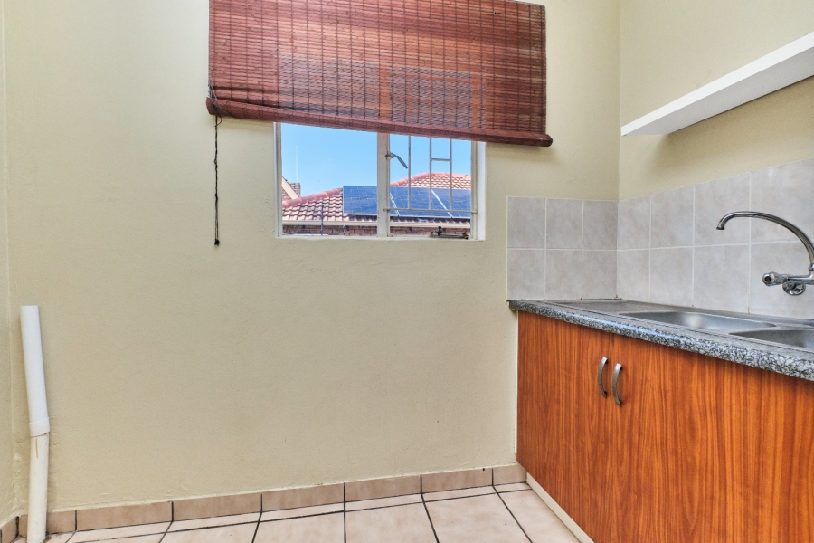 2 Bedroom Property for Sale in Wilgeheuwel Gauteng