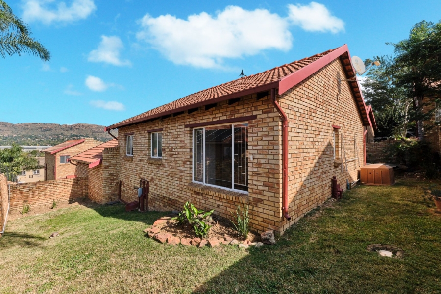 2 Bedroom Property for Sale in Wilgeheuwel Gauteng