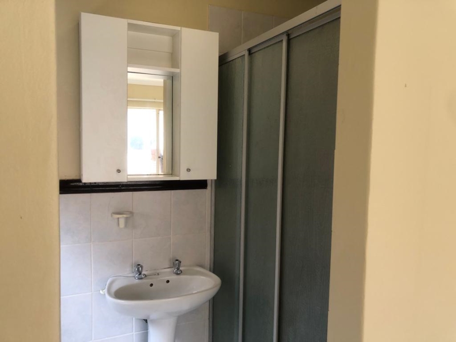 2 Bedroom Property for Sale in Wilgeheuwel Gauteng