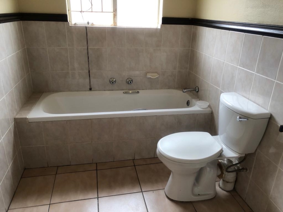 2 Bedroom Property for Sale in Wilgeheuwel Gauteng