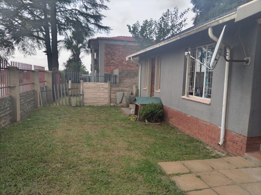 3 Bedroom Property for Sale in Lenasia South Gauteng