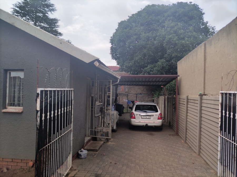 3 Bedroom Property for Sale in Lenasia South Gauteng