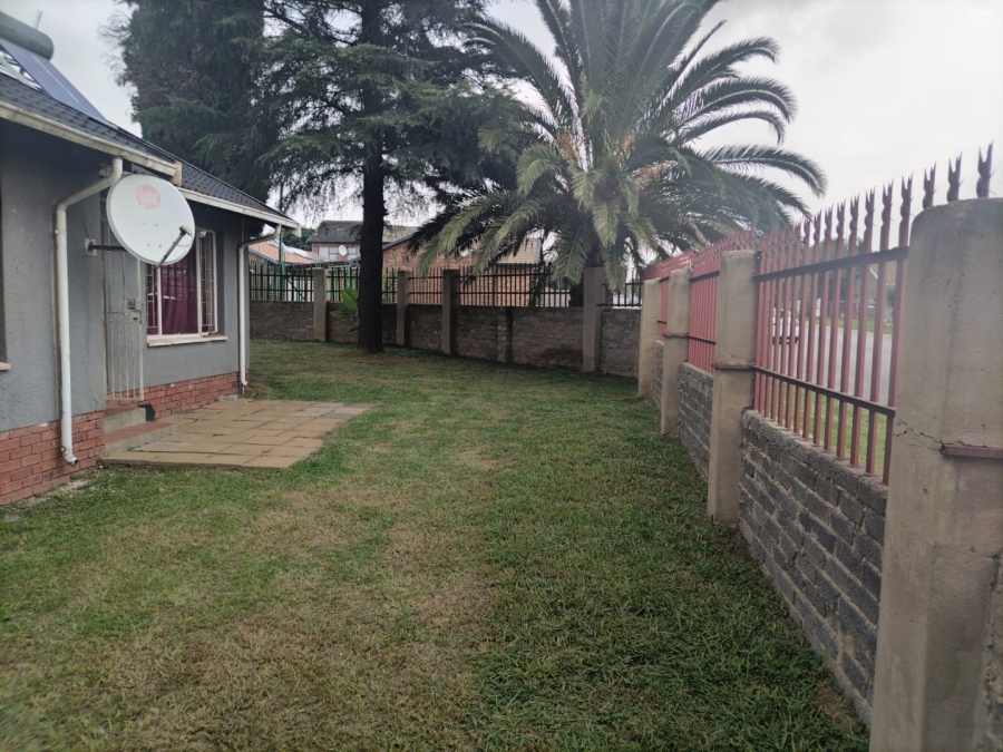 3 Bedroom Property for Sale in Lenasia South Gauteng