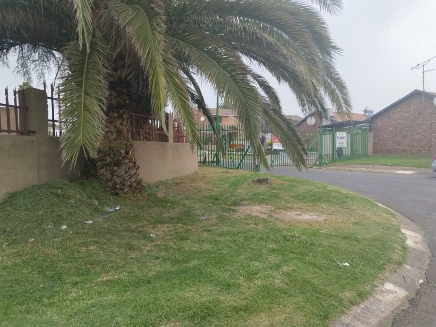 3 Bedroom Property for Sale in Lenasia South Gauteng