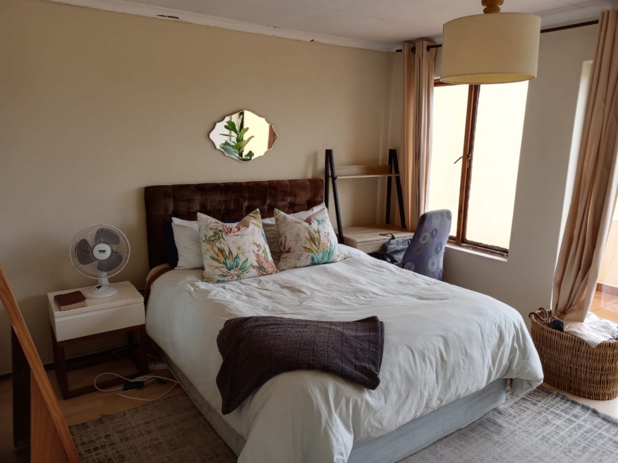 2 Bedroom Property for Sale in Mondeor Gauteng