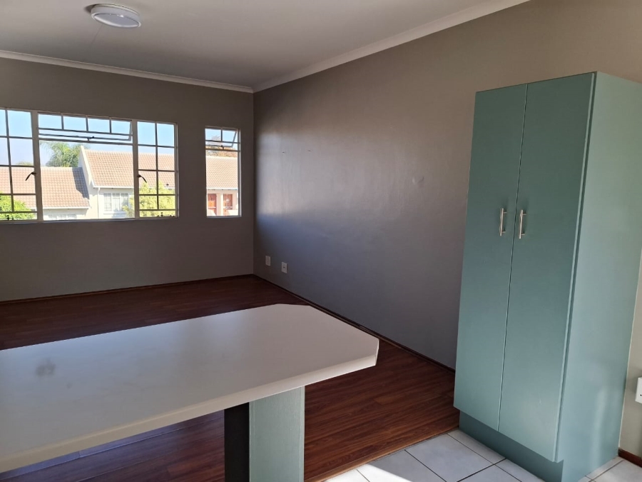 To Let 2 Bedroom Property for Rent in Monument Park Gauteng