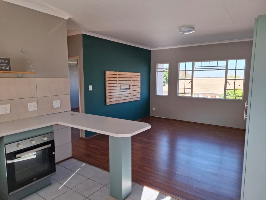 To Let 2 Bedroom Property for Rent in Monument Park Gauteng