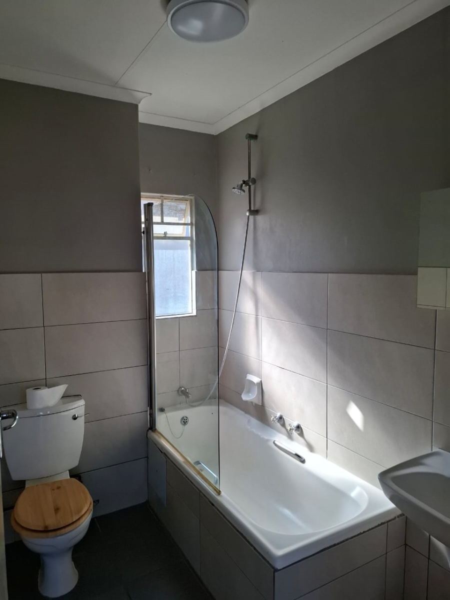 To Let 2 Bedroom Property for Rent in Monument Park Gauteng