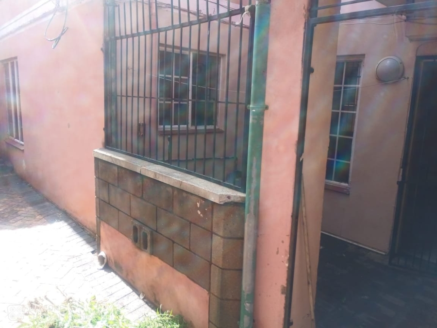 2 Bedroom Property for Sale in Jeppestown Gauteng