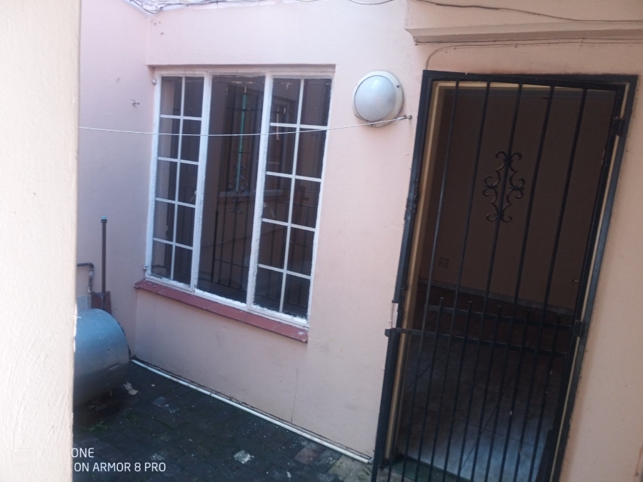 2 Bedroom Property for Sale in Jeppestown Gauteng