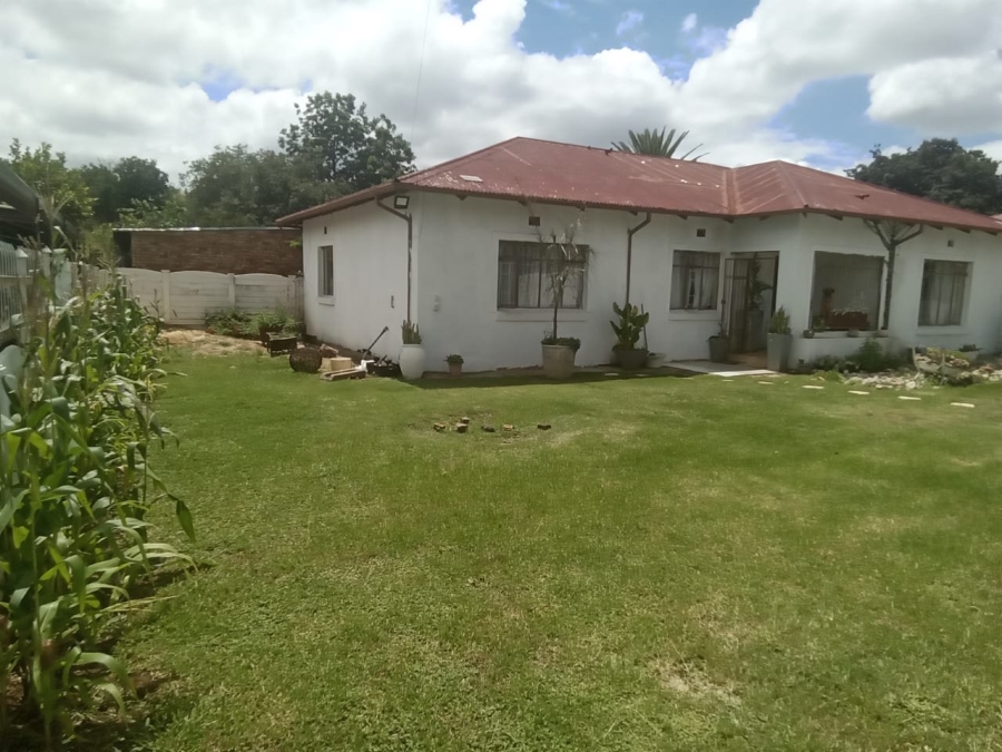 3 Bedroom Property for Sale in Clayville Gauteng