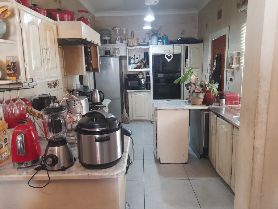 3 Bedroom Property for Sale in Clayville Gauteng