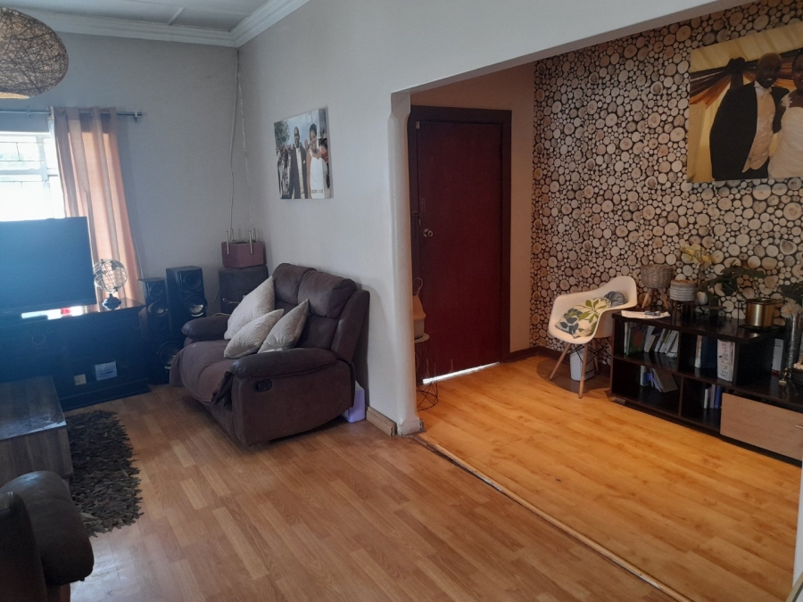 3 Bedroom Property for Sale in Clayville Gauteng