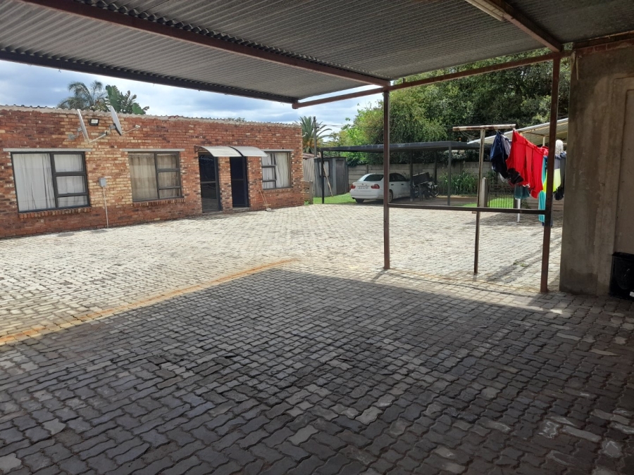 3 Bedroom Property for Sale in Clayville Gauteng