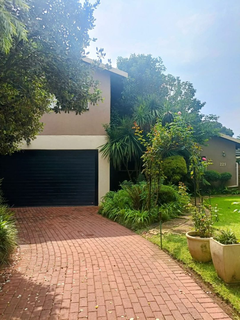 4 Bedroom Property for Sale in Wierda Park Gauteng
