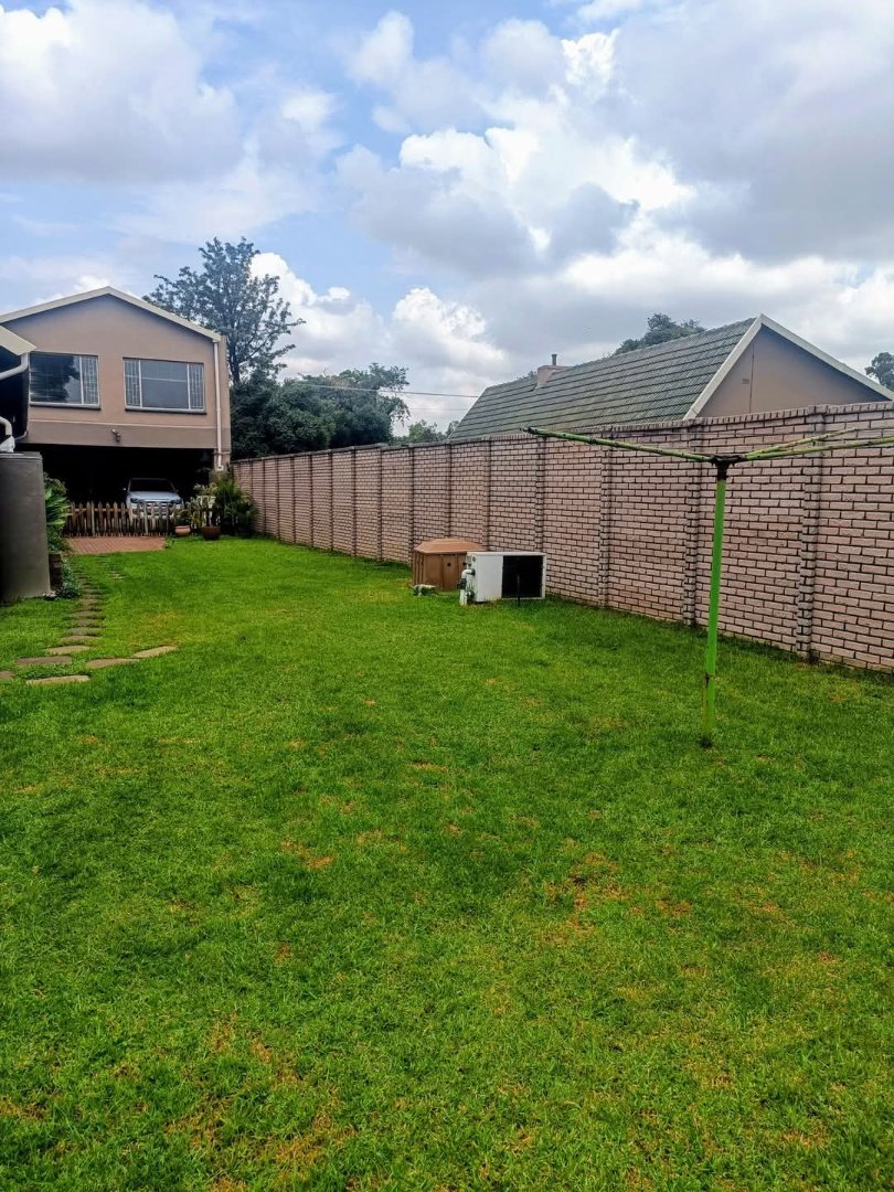 4 Bedroom Property for Sale in Wierda Park Gauteng