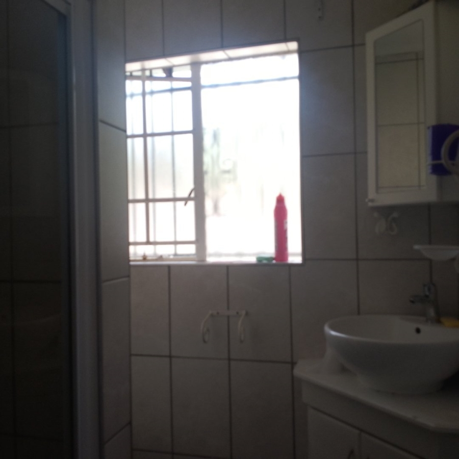 To Let 1 Bedroom Property for Rent in Country View Gauteng