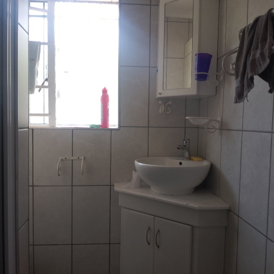 To Let 1 Bedroom Property for Rent in Country View Gauteng