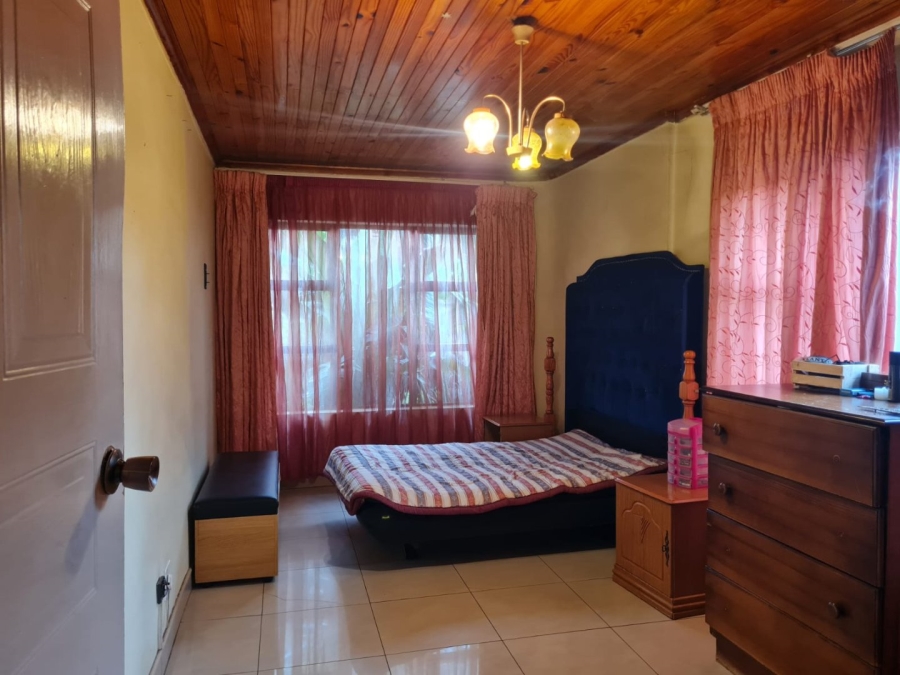 6 Bedroom Property for Sale in Lenasia South Gauteng