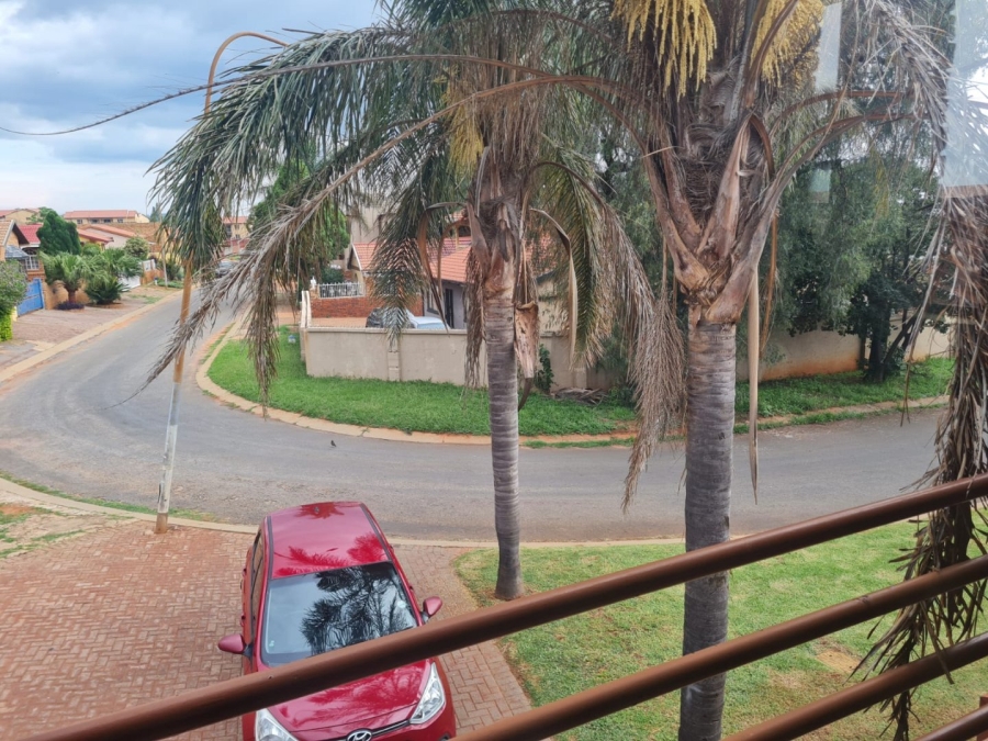 6 Bedroom Property for Sale in Lenasia South Gauteng