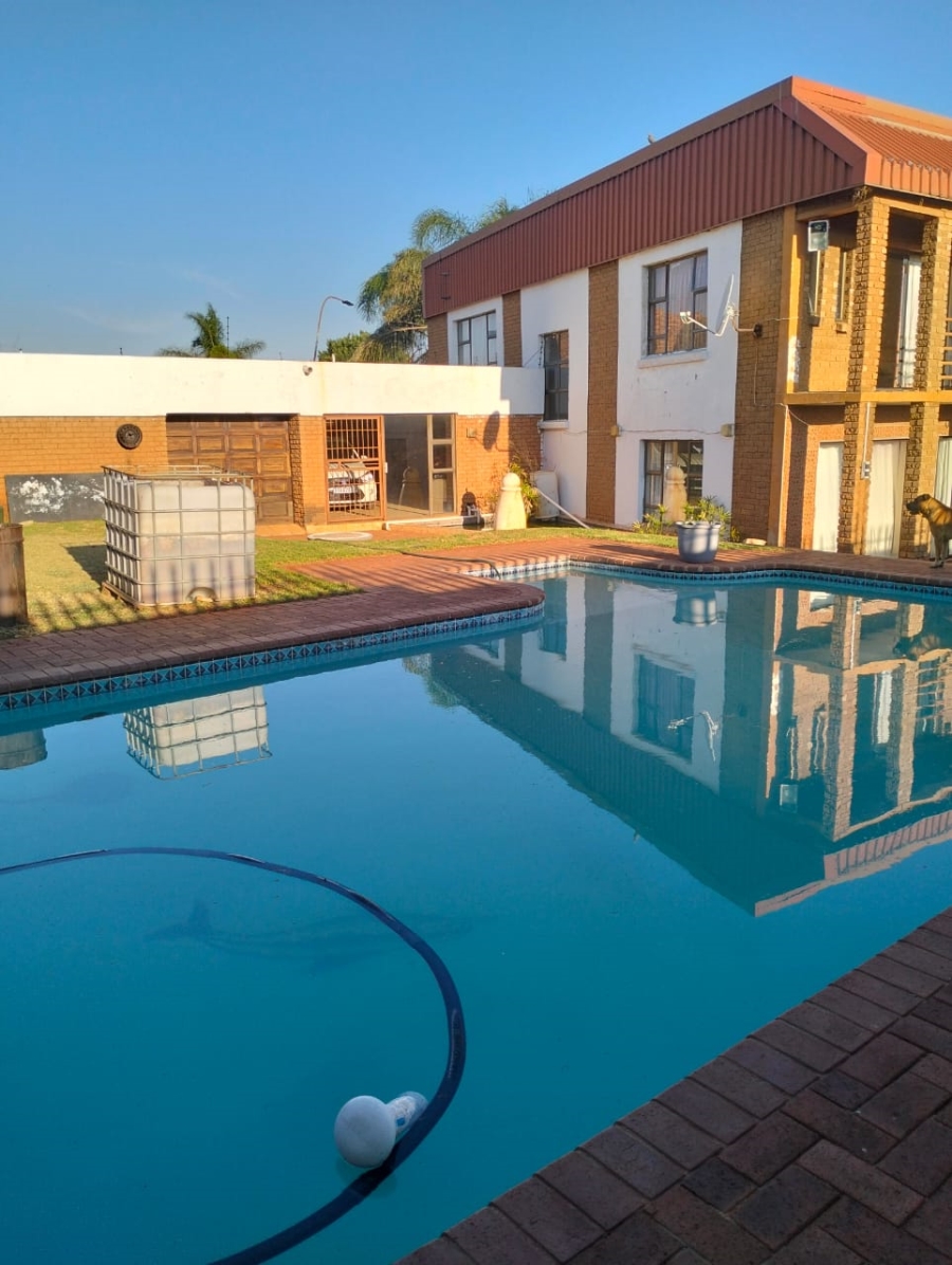 6 Bedroom Property for Sale in Lenasia South Gauteng