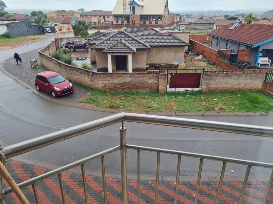 To Let 3 Bedroom Property for Rent in Lenasia Ext 13 Gauteng